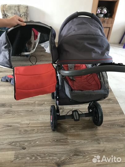 Подаётся коляска Аполло 2 в одном