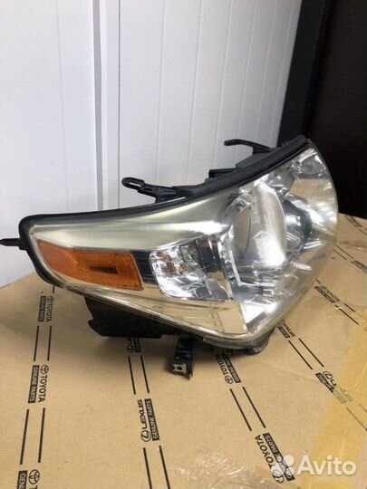 Фара правая Toyota Land Cruiser 200