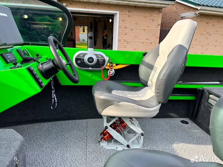 Лодка моторная Волжанка LegendFish