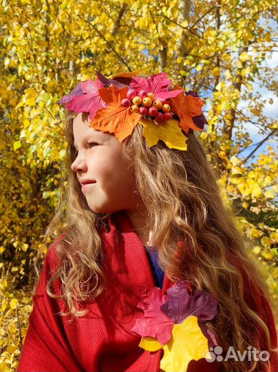 Осенний венок с листьями
