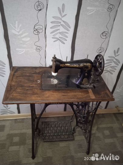 Швейная машина Singer