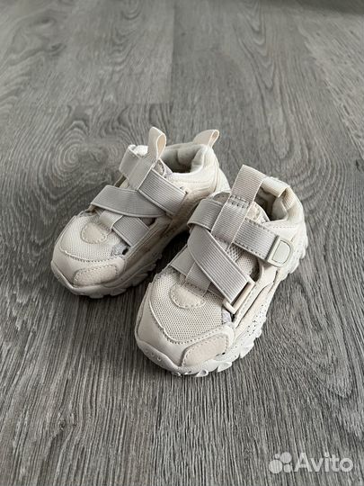 Кроссовки Zara
