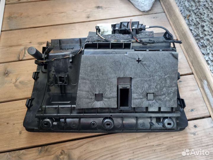 Бардачок (перчаточный ящик) audi q7