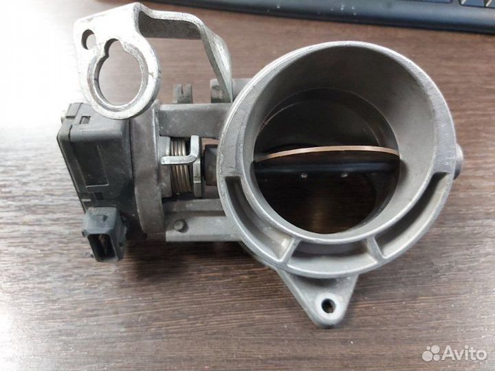 Дроссельная заслонка Bmw 520I E39 M52 1996