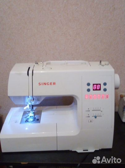 Швейная машина 