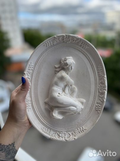 Гипсовое изделие, девушка