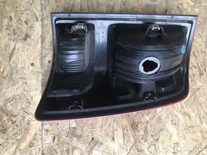 Фонарь задний левый Dodge Ram 09-12