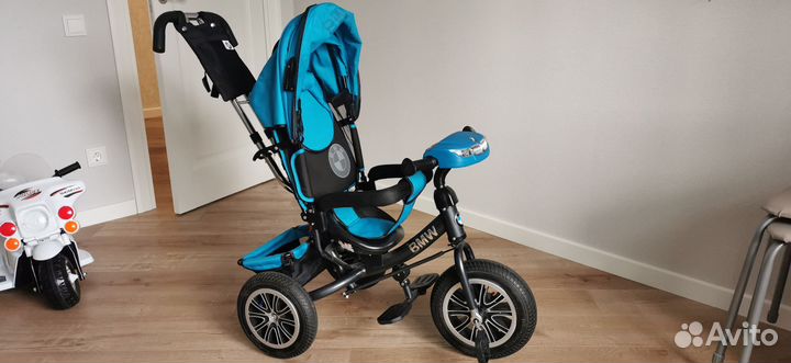 Трехколесный велосипед BMW