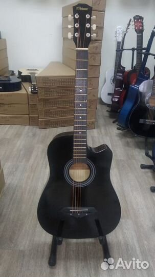 Акустическая гитара черная глянцевая