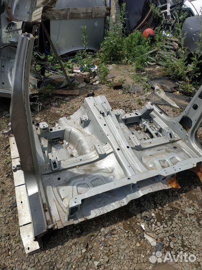 Днище кузова со стойками w164 ml Mercedes