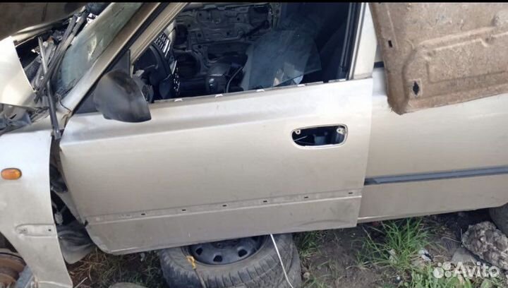 Передние двери Хендай акцент