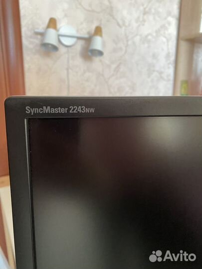 Монитор Samsung 2243NW