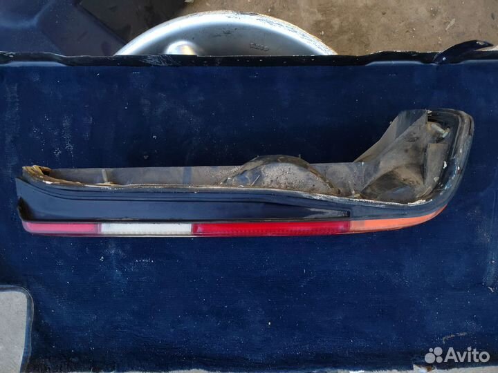 Задний правый фонарь на Mercedes w126 coupe