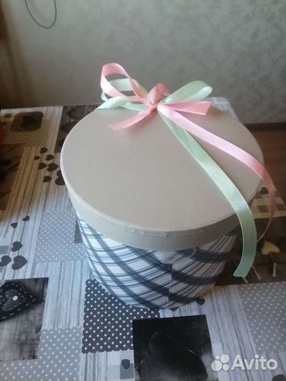 Коробка подарочная для оформления цветов