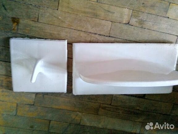 Керамический крючок и полочка в ванну