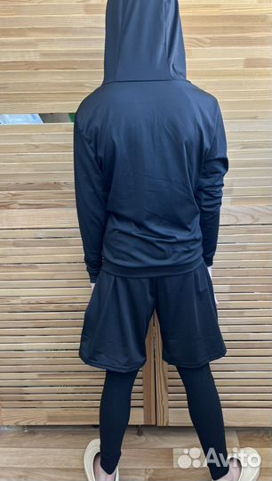 Спортивный костюм