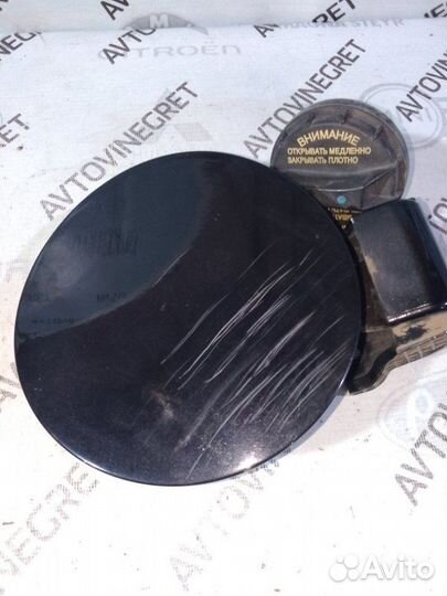 Лючок бензобака Kia Sportage 3 SL