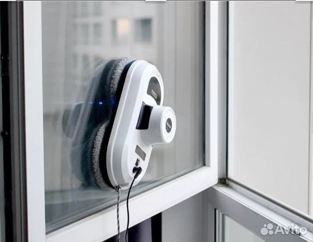 Робот-мойщик окон dBot W100