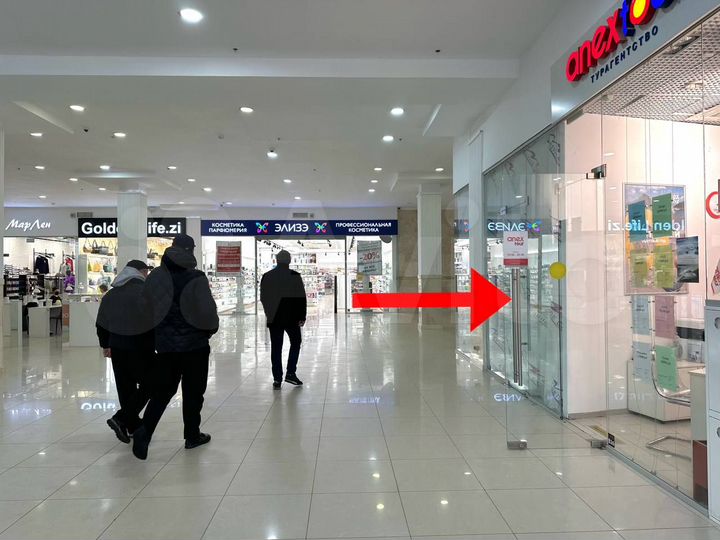 Торговая площадь в ТЦ у входа