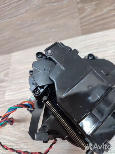 Правое колесо для робота-пылесоса Tefal RG8021RH