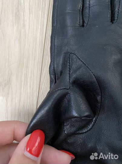 Кожаные перчатки