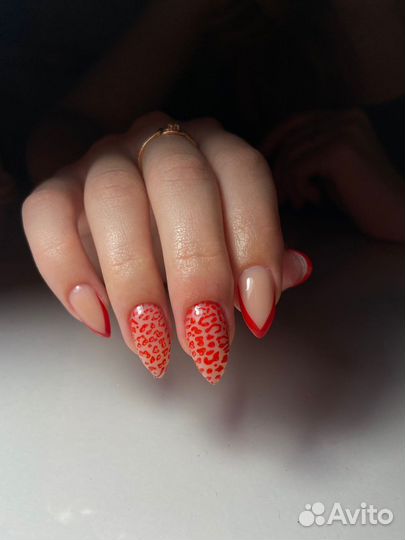 Маникюр педикюр