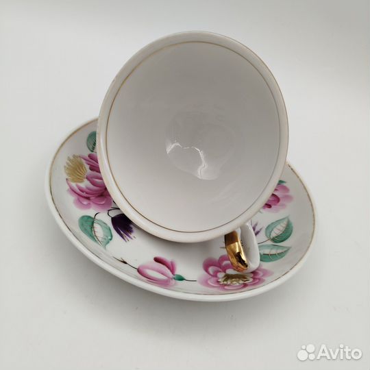 Пара чайная, украшенная цветочным декором, фарфор