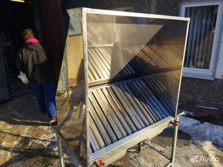 Зонт вытяжной из нержавейки с жироуловителем