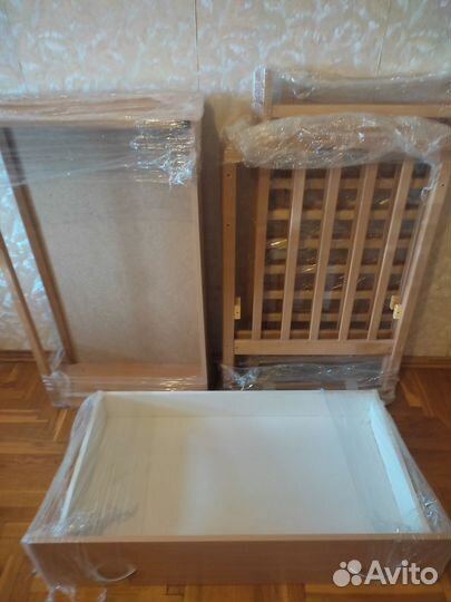 Детская кровать с маятником и ящиком