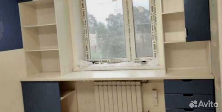 Рабочая зона в углу у окна