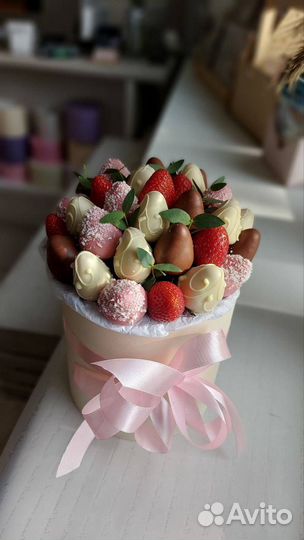 Бокс с клубникой