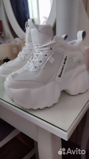 Кроссовки на платформе 37р