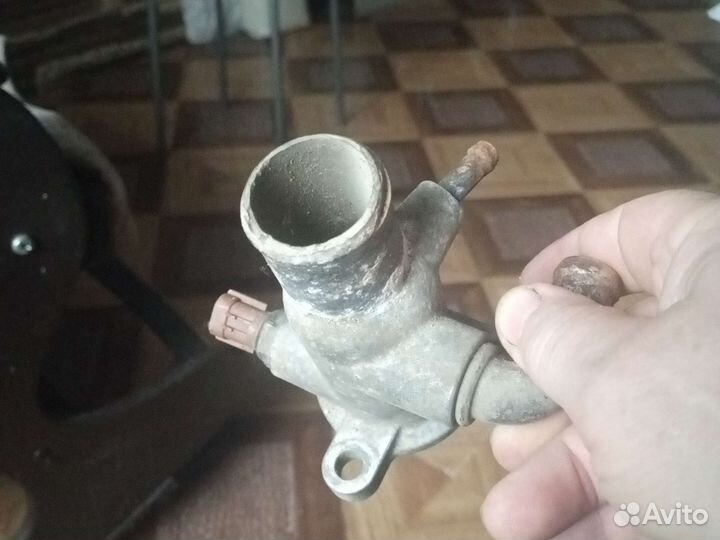 Сузуки лиана патрубок водяной