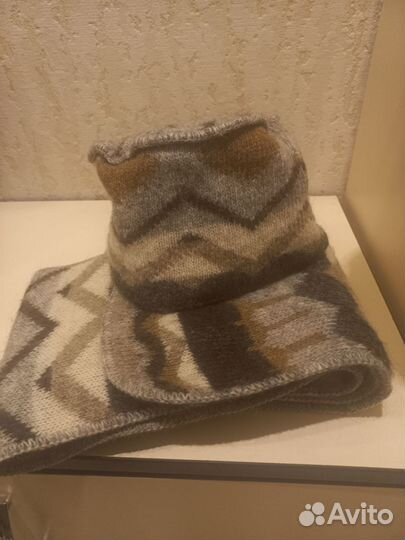 Шапка и шарф женская вязанная