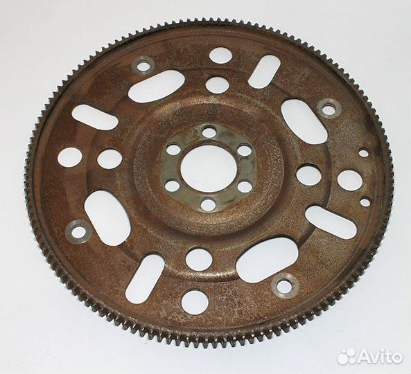 Маховик Nissan Serena