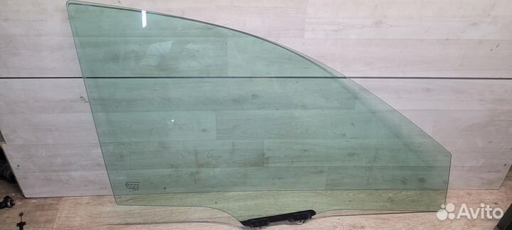 Стекло двери переднее правое Honda CR-V