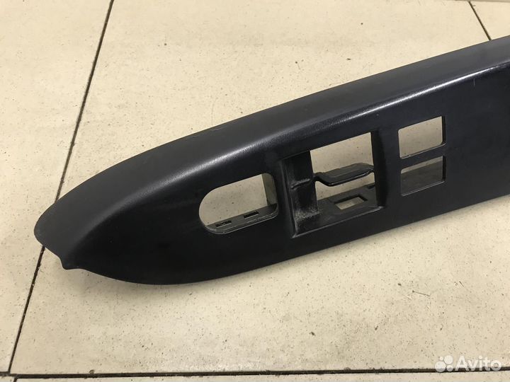 Накладка блока управления стеклоподъемниками SX4 2