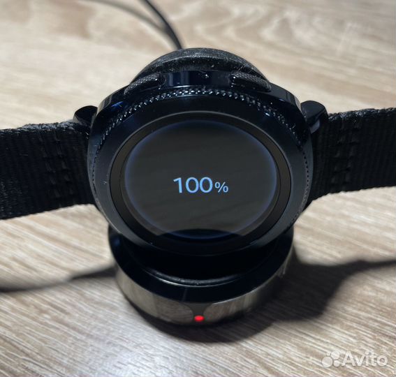 Смарт-часы Samsung Gear Sport