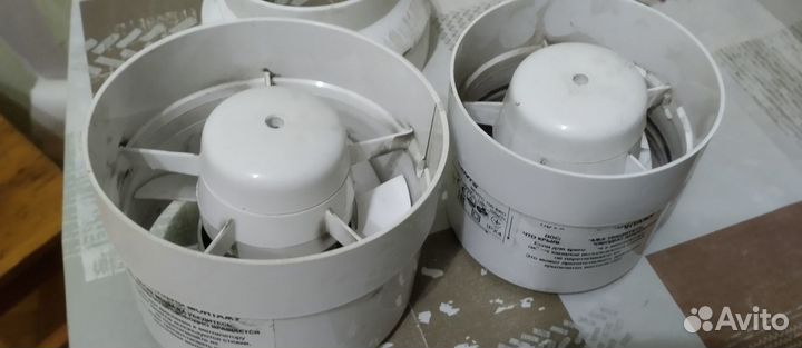 Два канальных вентилятора и картина кошкиотдельно)