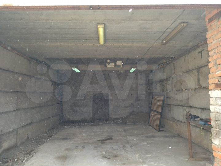 Гараж, > 30 м²