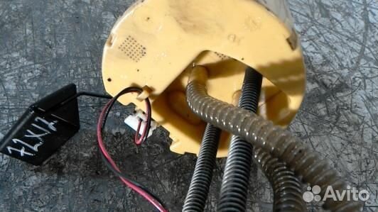 Датчик уровня топлива toyota verso AR2 (72X12M701)