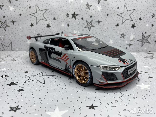 Машинка Audi R8 / Металлическая Модель 1:24