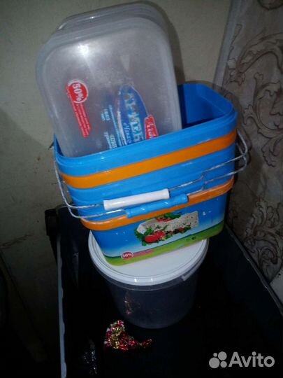 Ящики контейнеры с ручками пластмассовые