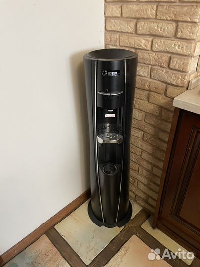 Куллер для воды напольный