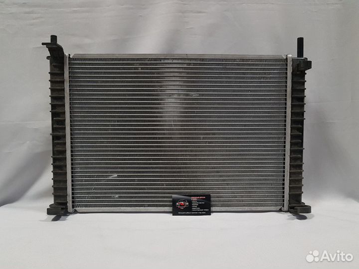Радиатор охлаждения Ford Fusion/Fiesta 2002-2012