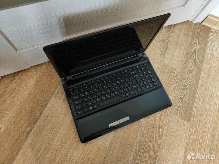 Рабочий 2х ядерный ноутбук с дефектом