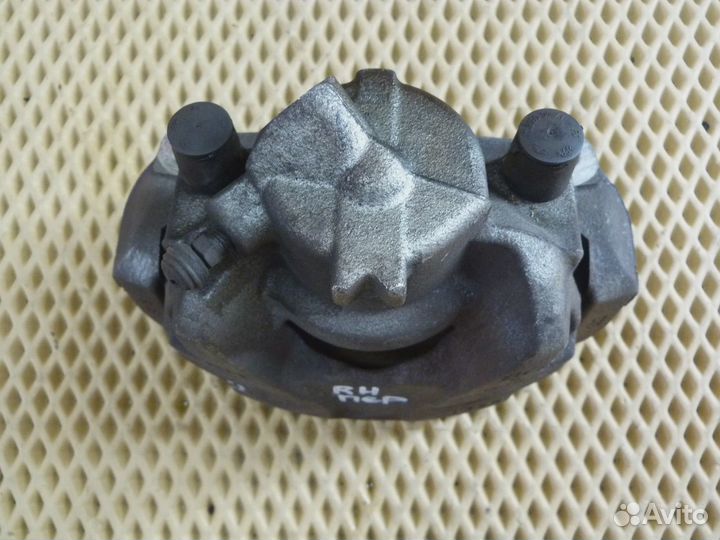 Суппорт передний правый Renault Megane III 2009-2016 (410018218R)