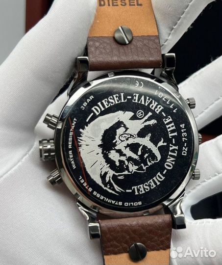 Часы мужские кварцевые DZ7314