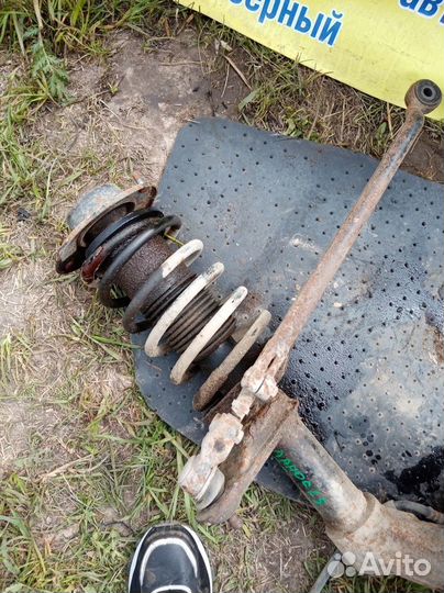 Стойка передняя правая Chevrolet Lanos