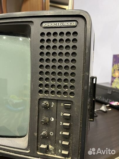 Телевизор юность 406Д